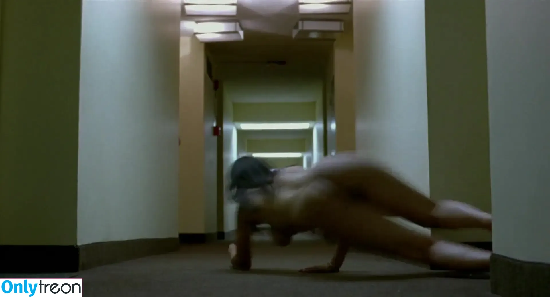 Mena Suvari nude photo #0292 (menasuvari / missdamena)