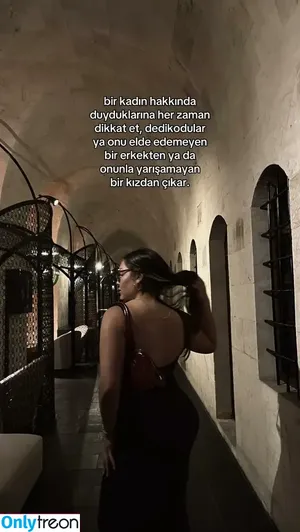 Menekşe Nur Fırat / meneksenurfirat nude photo #0020