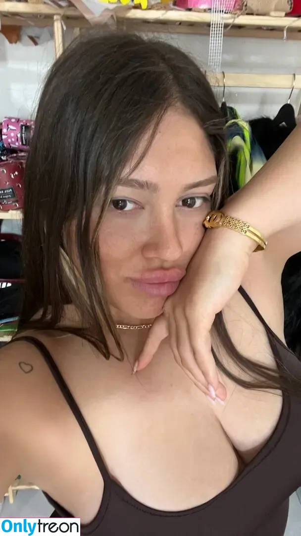 Menekşe Nur Fırat nude photo #0015 (meneksenurfirat)