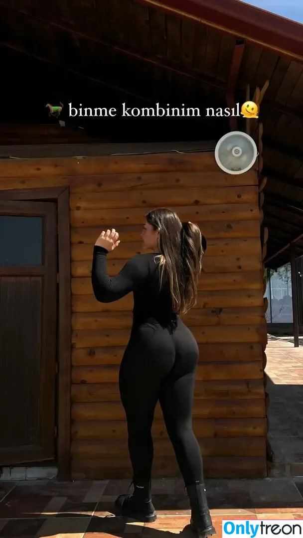 Menekşe Nur Fırat nude photo #0025 (meneksenurfirat)