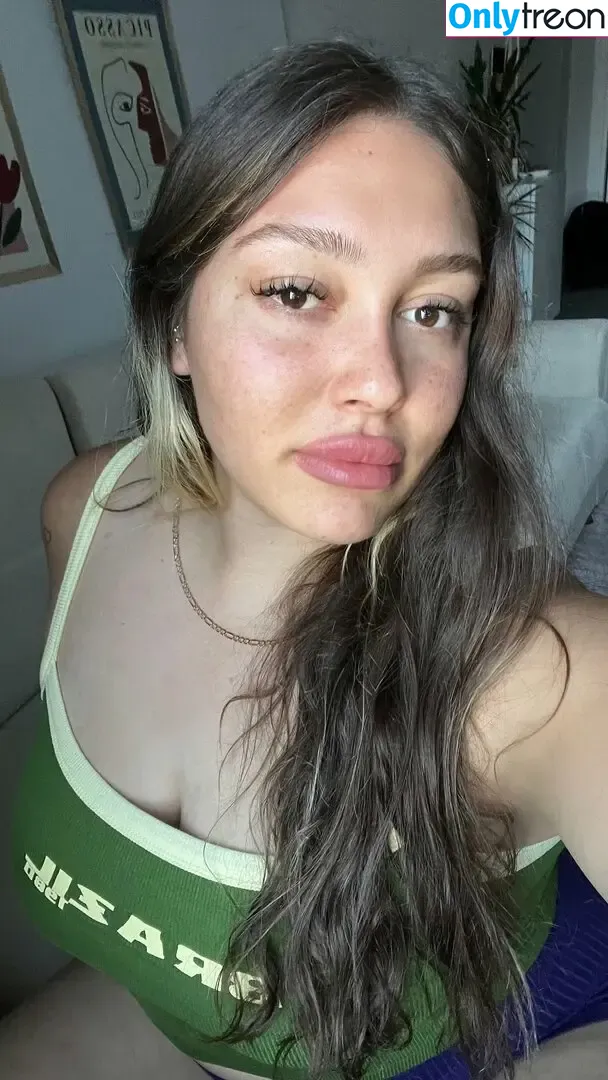 Menekşe Nur Fırat nude photo #0033 (meneksenurfirat)