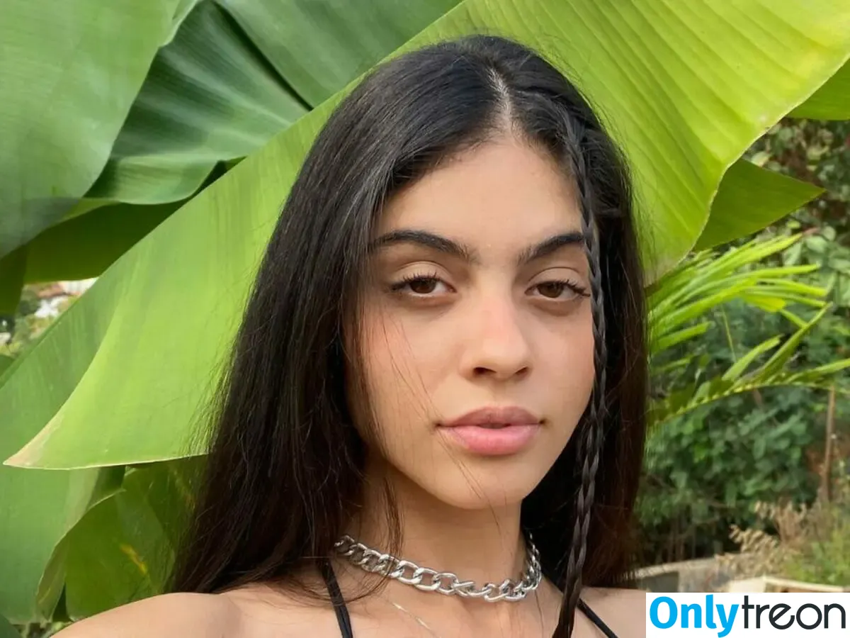 Menina Veneno nude photo #0021 (imeninaveneno)