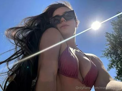 meridianaua / meridiana.ua nude photo #0209