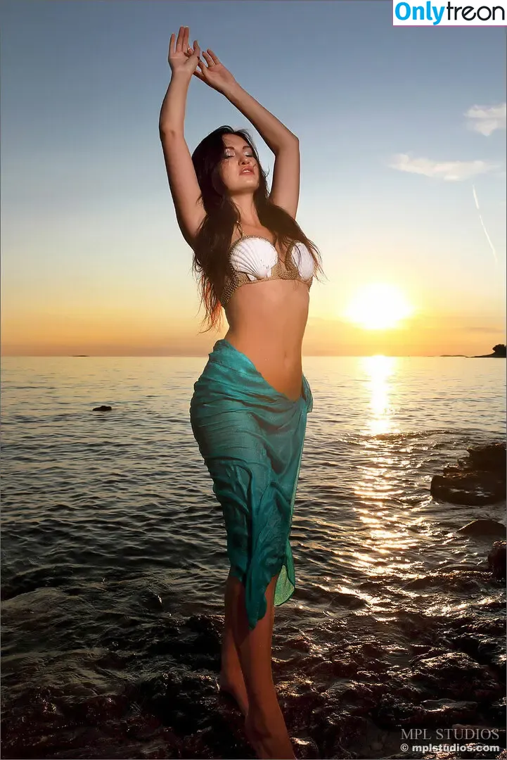 Mermaid Mila nude photo #0004 (Mermaid Mila)