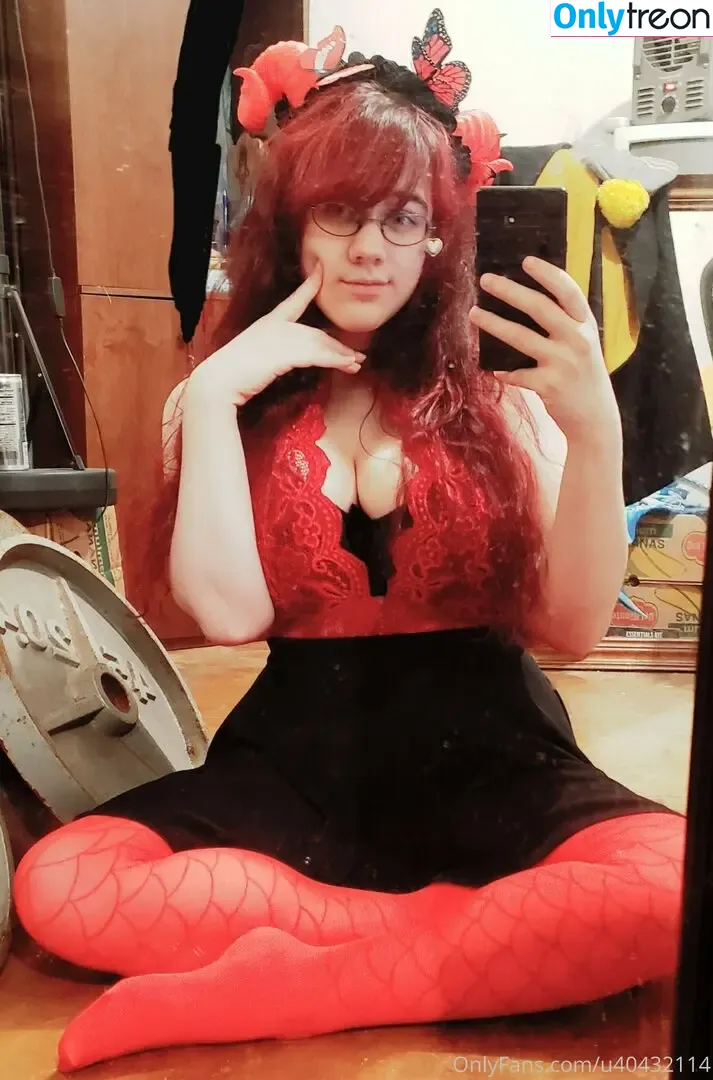Mermaidlunette nude photo #0003 (Mermaidlunette)