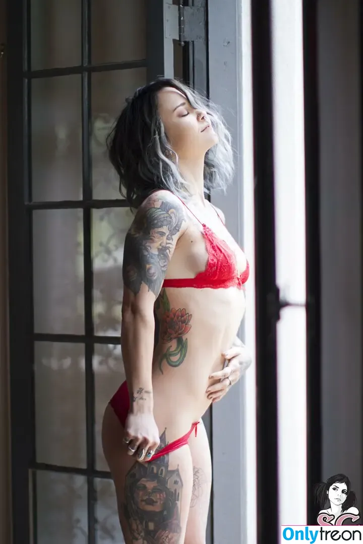 Mernie nude photo #0024 (merniecurry / u416497787)