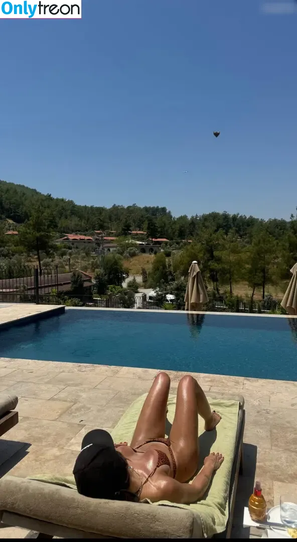 Merve Özkan nude photo #0374 (merv.ozkn)