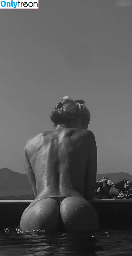 merzedesz nude photo #0004 (merzedesz)