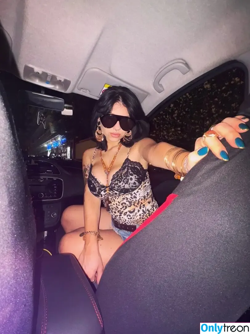 methallika nude photo #0028 (vypercasss)