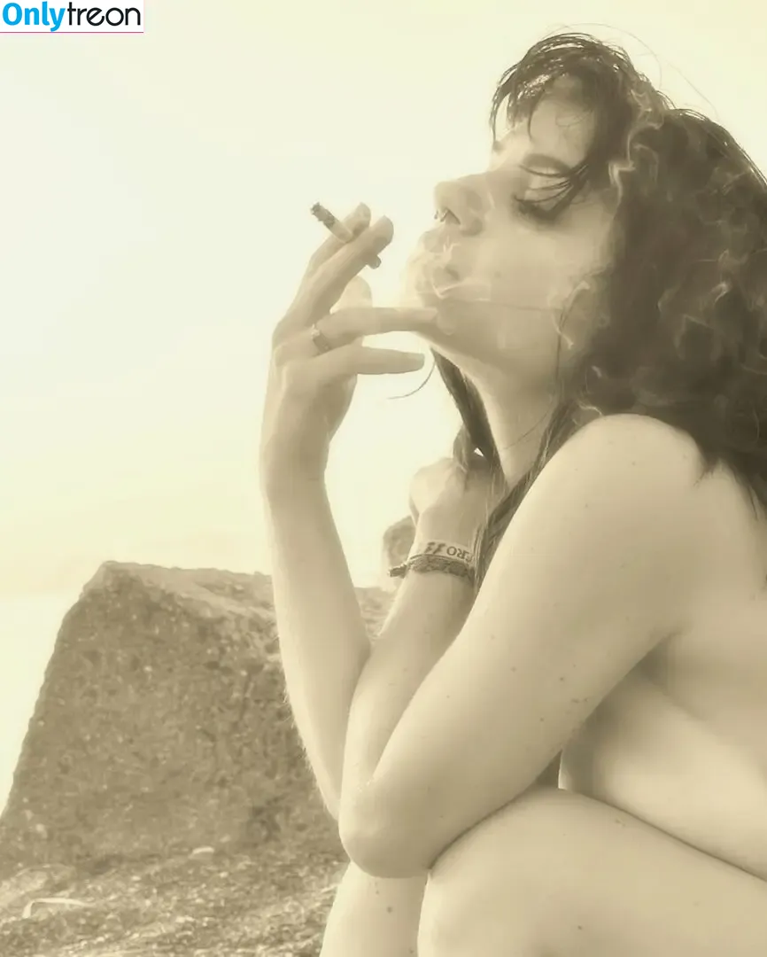 methallika nude photo #0043 (vypercasss)