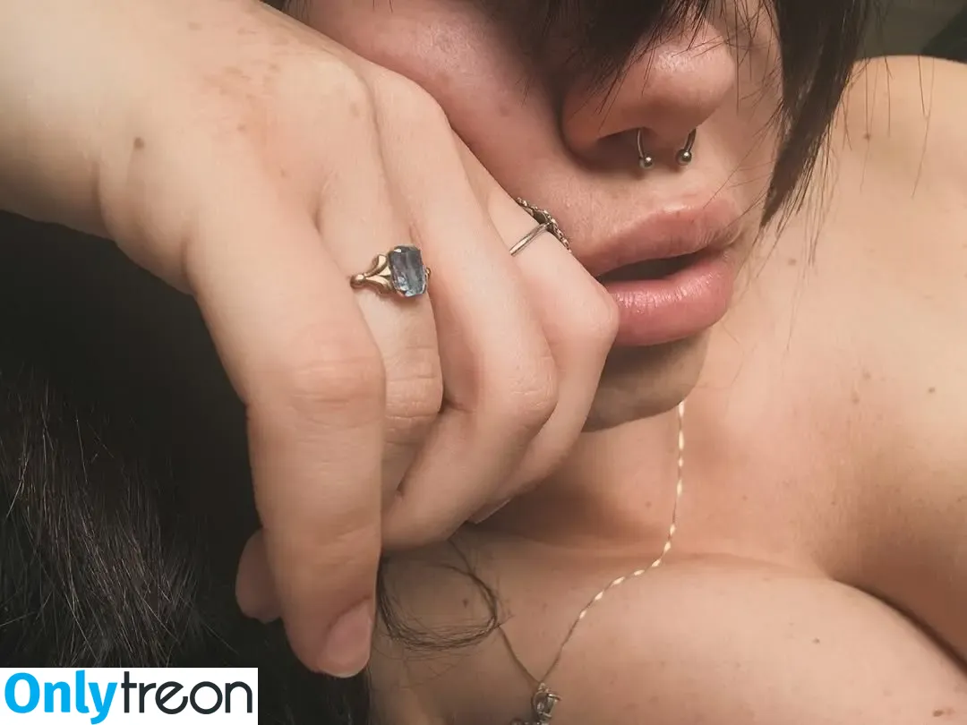 methallika nude photo #0048 (vypercasss)