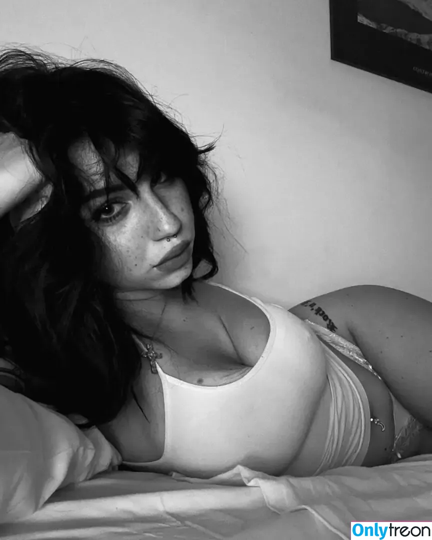 methallika nude photo #0062 (vypercasss)