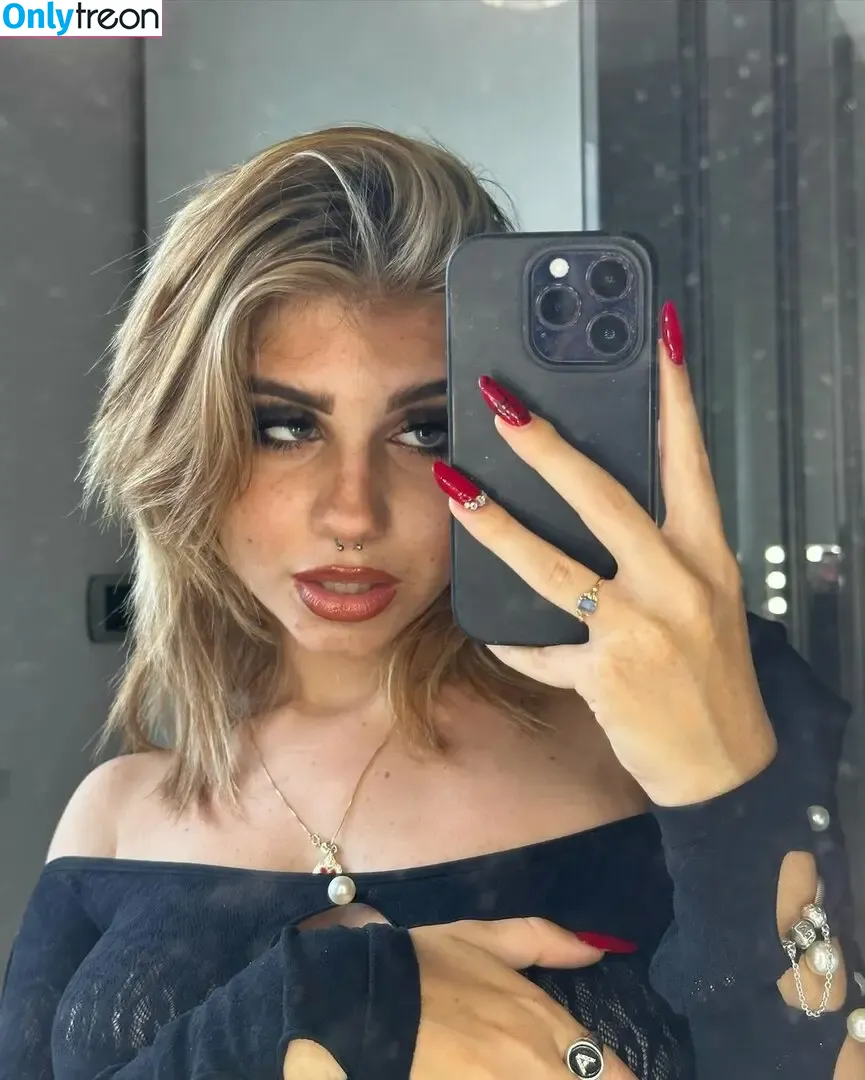 methallika nude photo #0075 (vypercasss)