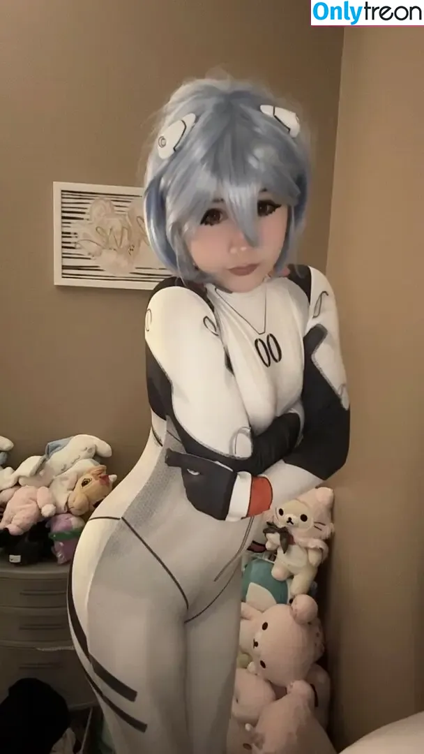 mewingava nude photo #0102 (mewava / mewmewava)