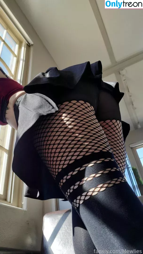 Mewlies nude photo #0081 (mewlies.tv / mewliesASMR)