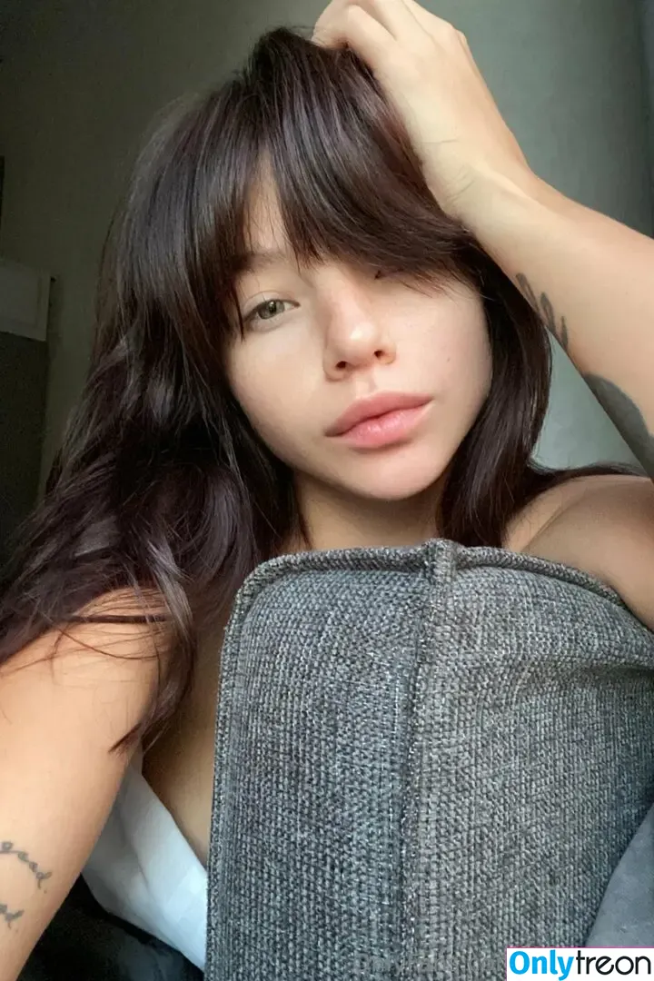 mia.azami nude photo #0019 (mia.azamii / mia_azami)