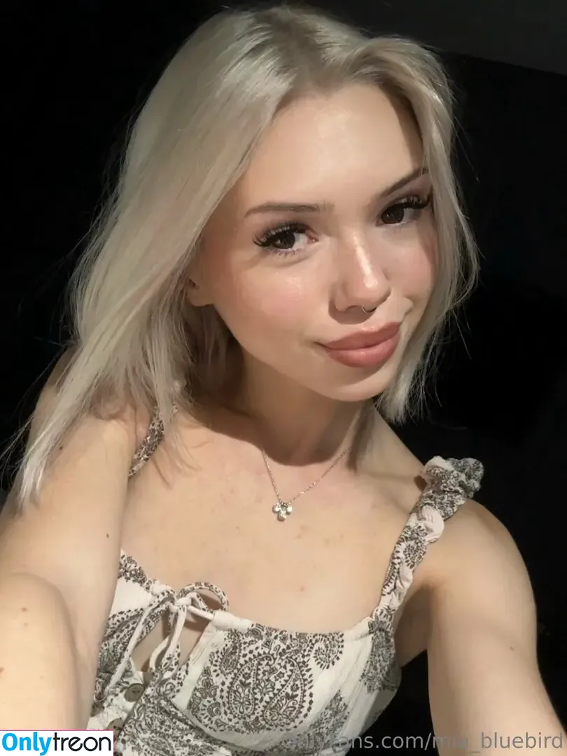 Mia_bluebird nude photo #0306 (clarathestudent / miabluebird)