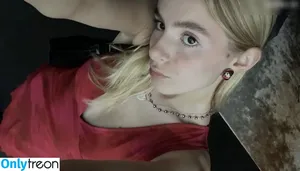  nude photo #0002