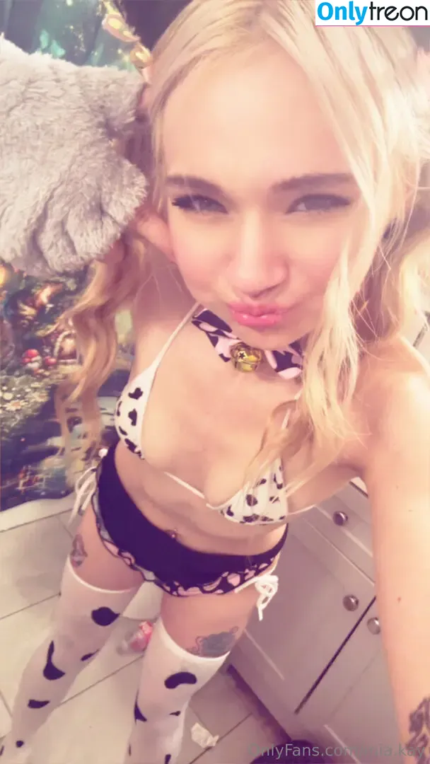 Mia Kay nude photo #0540 (mia.kay / miakay_thebrat)