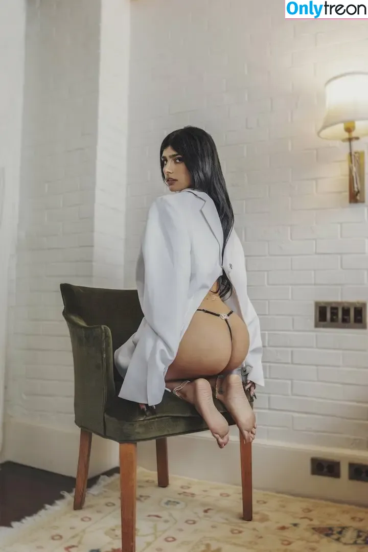 Mia Khalifa nude photo #0022 (miakhalifa)