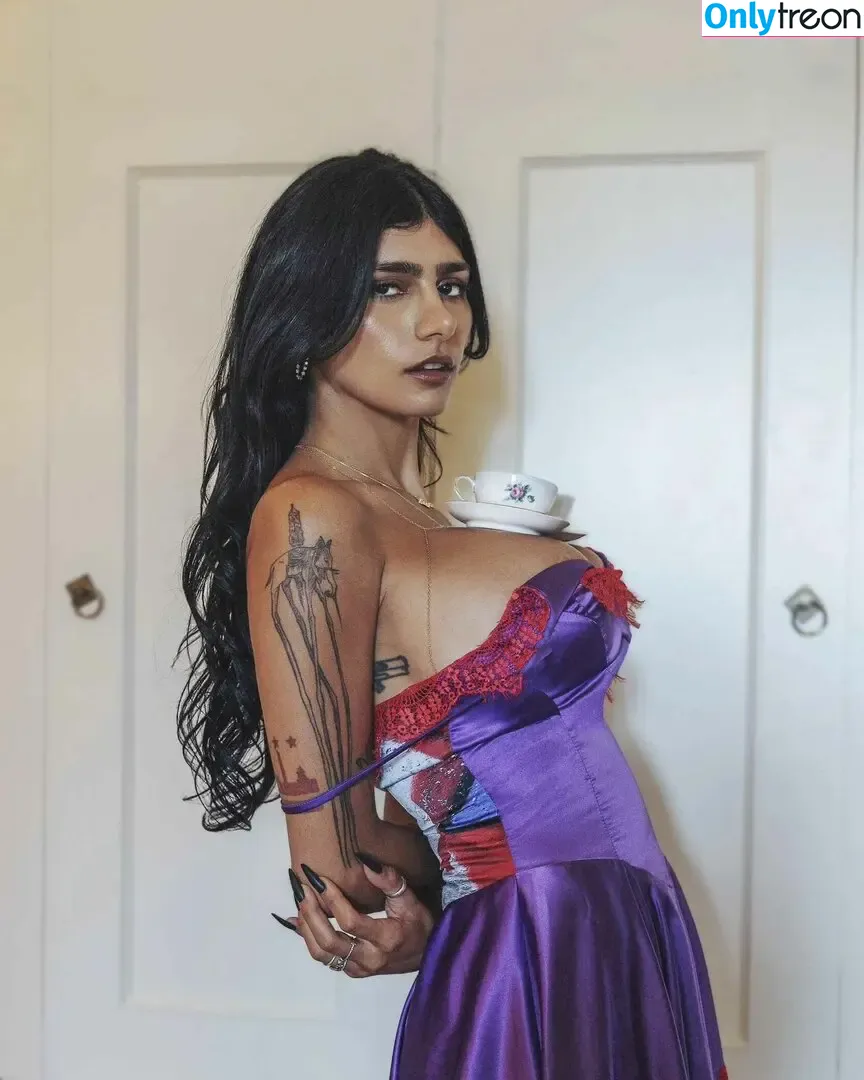 Mia Khalifa nude photo #0023 (miakhalifa)