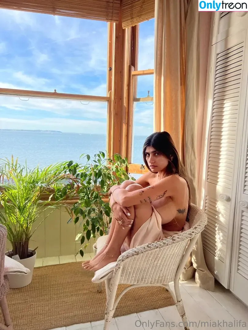 Mia Khalifa nude photo #0024 (miakhalifa)
