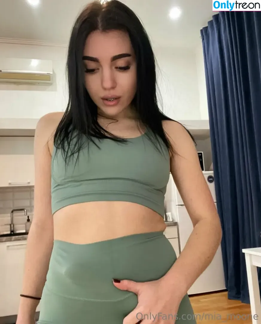mia_moone nude photo #0022 (justmiamoone)