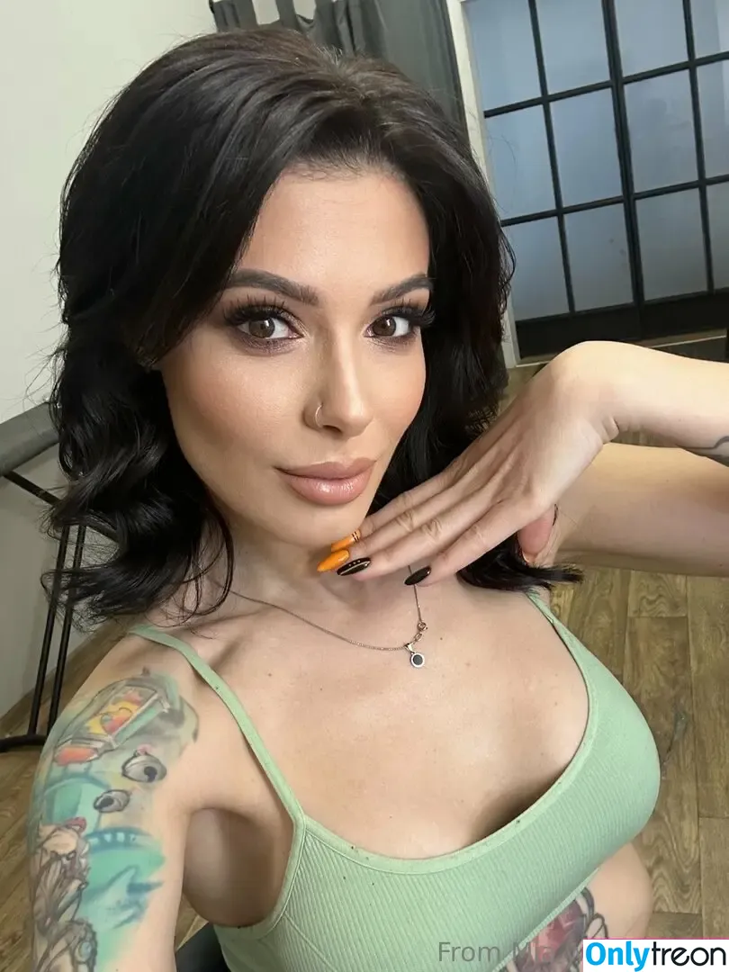 mia_moonn nude photo #0070 (miamoonn_)