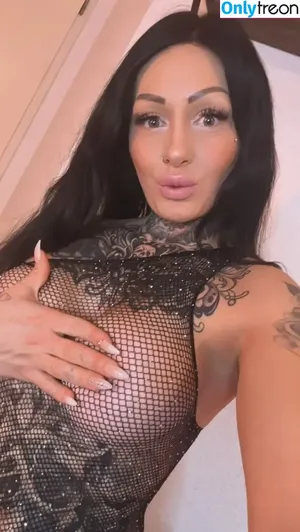 Mia Roux / mia_roux / mia_roux_offiziell nude photo #0007
