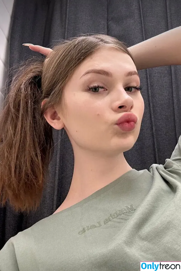 mia_ts nude photo #0004 (mia.ts / t_s_miaa)