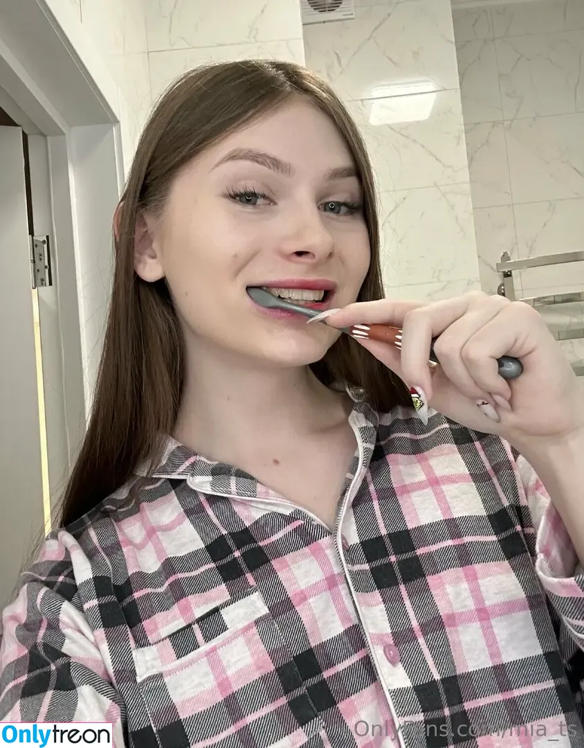 mia_ts nude photo #0009 (mia.ts / t_s_miaa)
