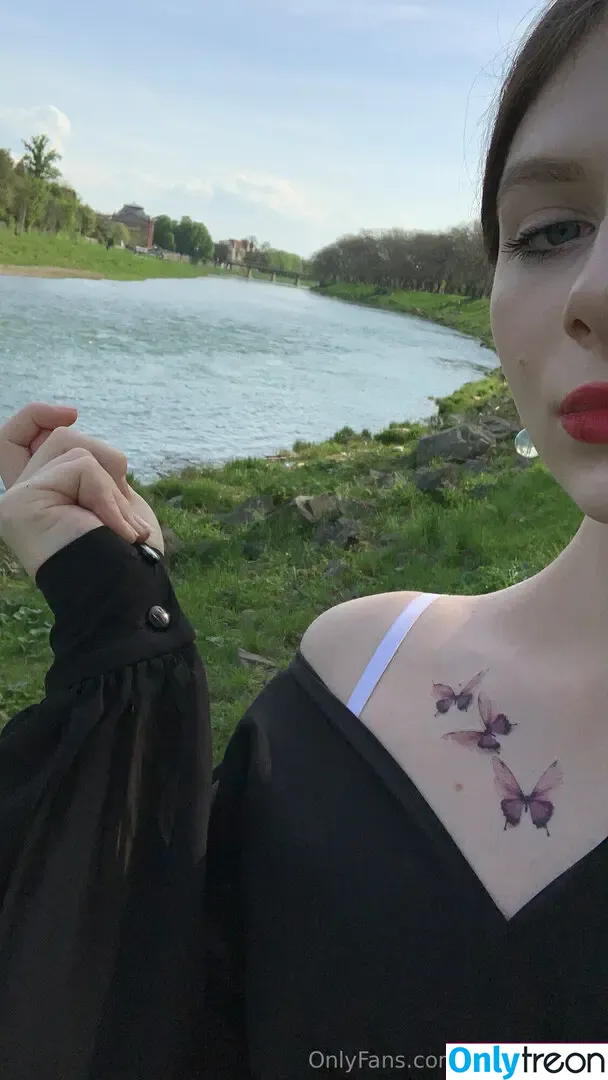 mia_ts nude photo #0027 (mia.ts / t_s_miaa)