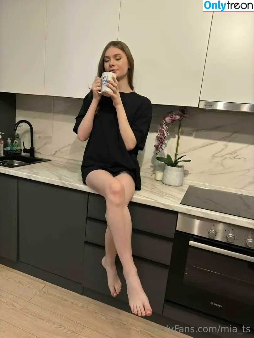 mia_ts nude photo #0029 (mia.ts / t_s_miaa)