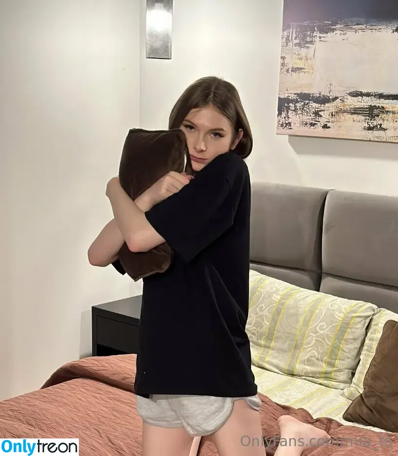 mia_ts nude photo #0046 (mia.ts / t_s_miaa)
