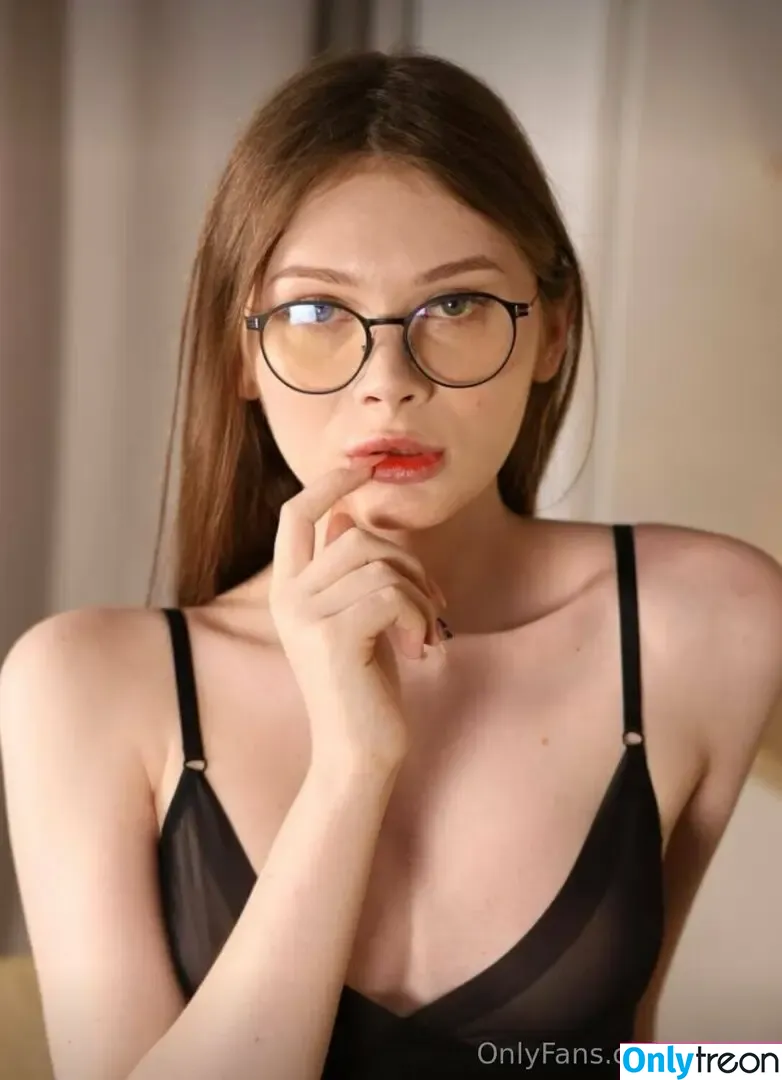mia_ts nude photo #0179 (mia.ts / t_s_miaa)
