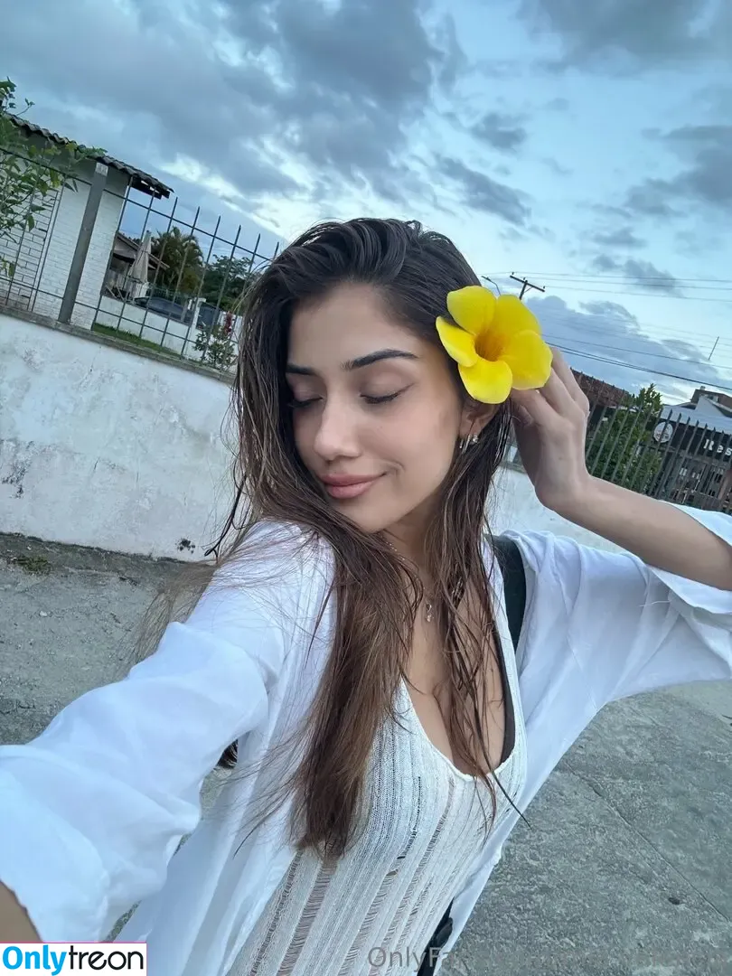Mia Valencia nude photo #0056 (Mia.valencia / miavalencia_)