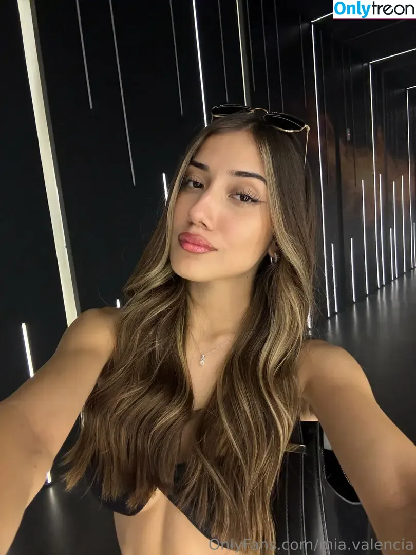 Mia Valencia nude photo #0057 (Mia.valencia / miavalencia_)