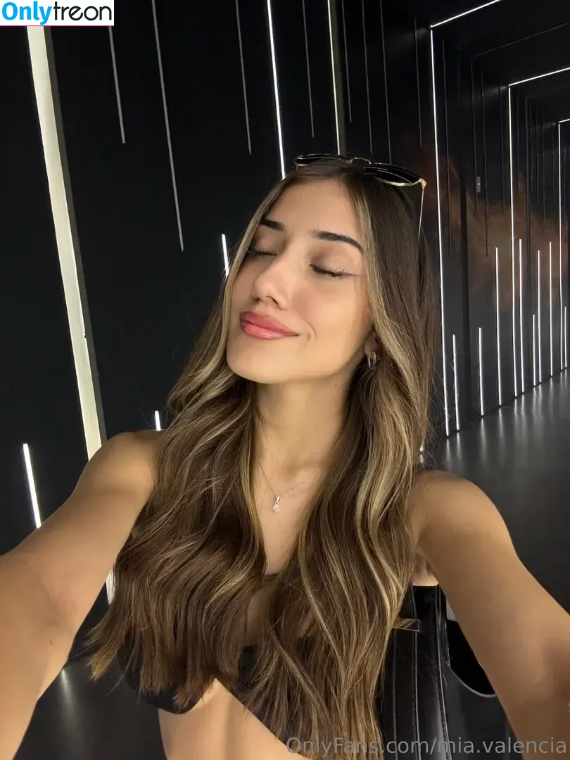 Mia Valencia nude photo #0058 (Mia.valencia / miavalencia_)