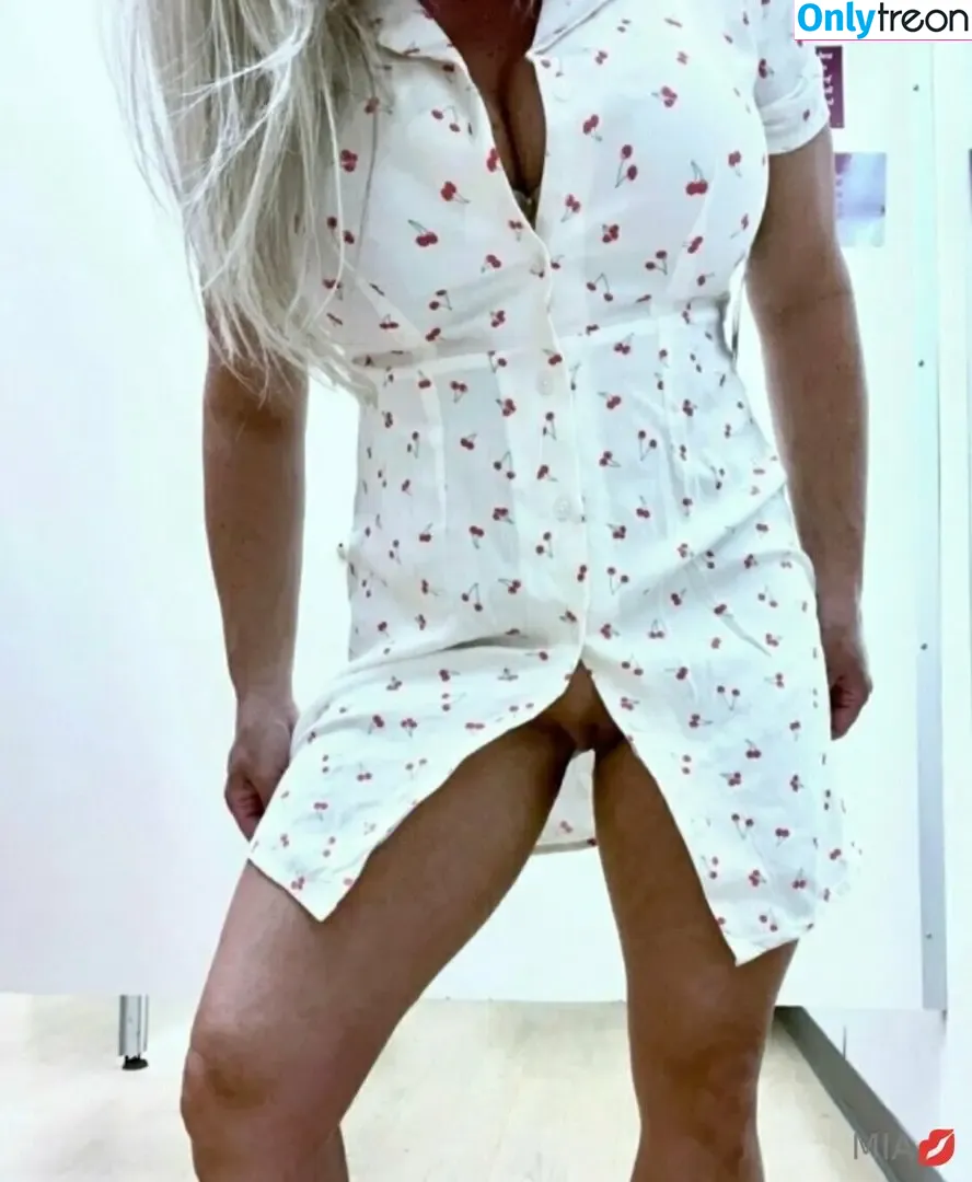 miababyxoxo nude photo #0149 (miababyxoxo44)