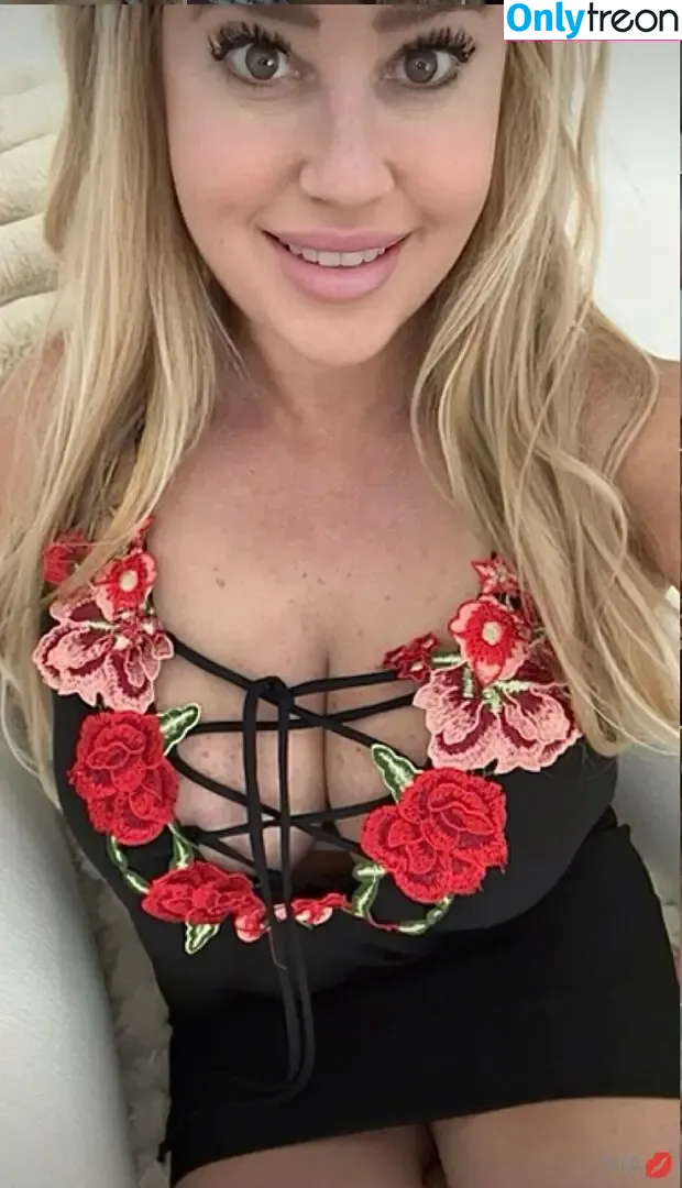 miababyxoxo nude photo #0336 (miababyxoxo44)
