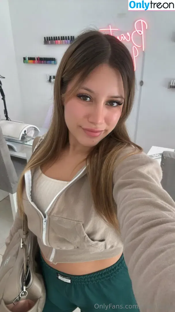 miablazee nude photo #0010 (miablz1)