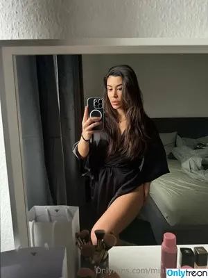miabonitahere / bella_love_fit / hot_monicaa / skvortsova_hanna_pro / vikabugattii nude photo #0028