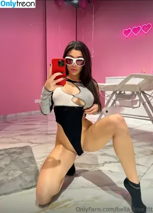 miabonitahere / bella_love_fit / hot_monicaa / skvortsova_hanna_pro / vikabugattii nude photo #0042