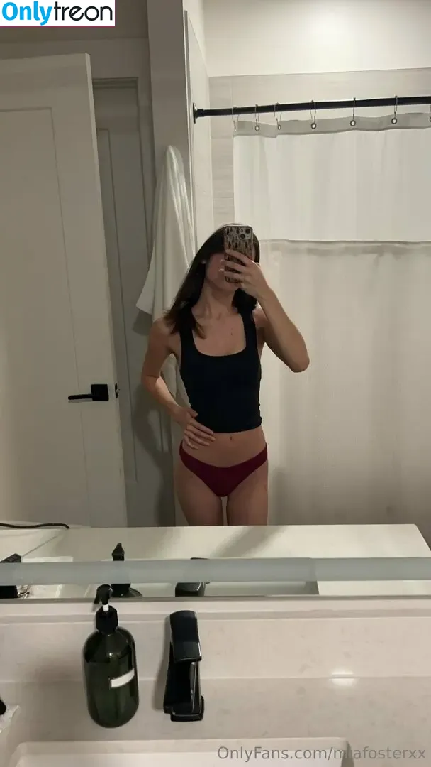 miafosterxx nude photo #0044 (miafosterx)