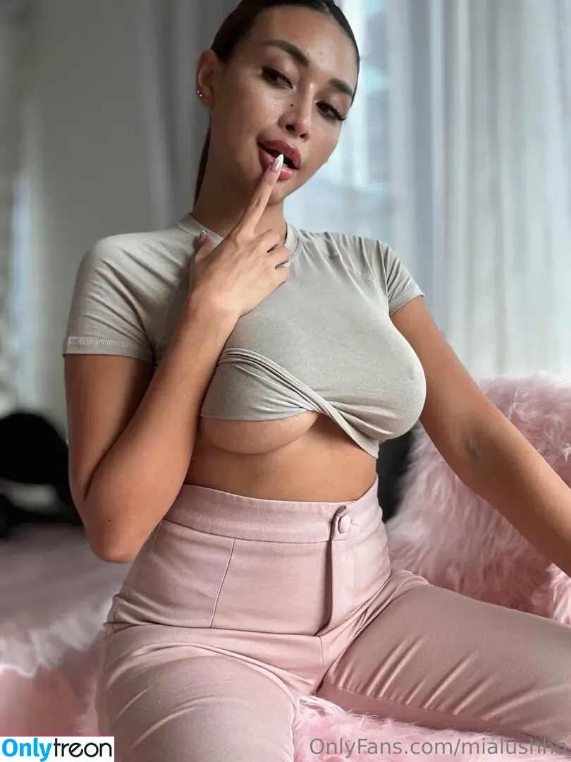 mialushhh nude photo #0024 (mialushhh)