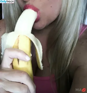 miamartin_1 / miamartin__ nude photo #0107