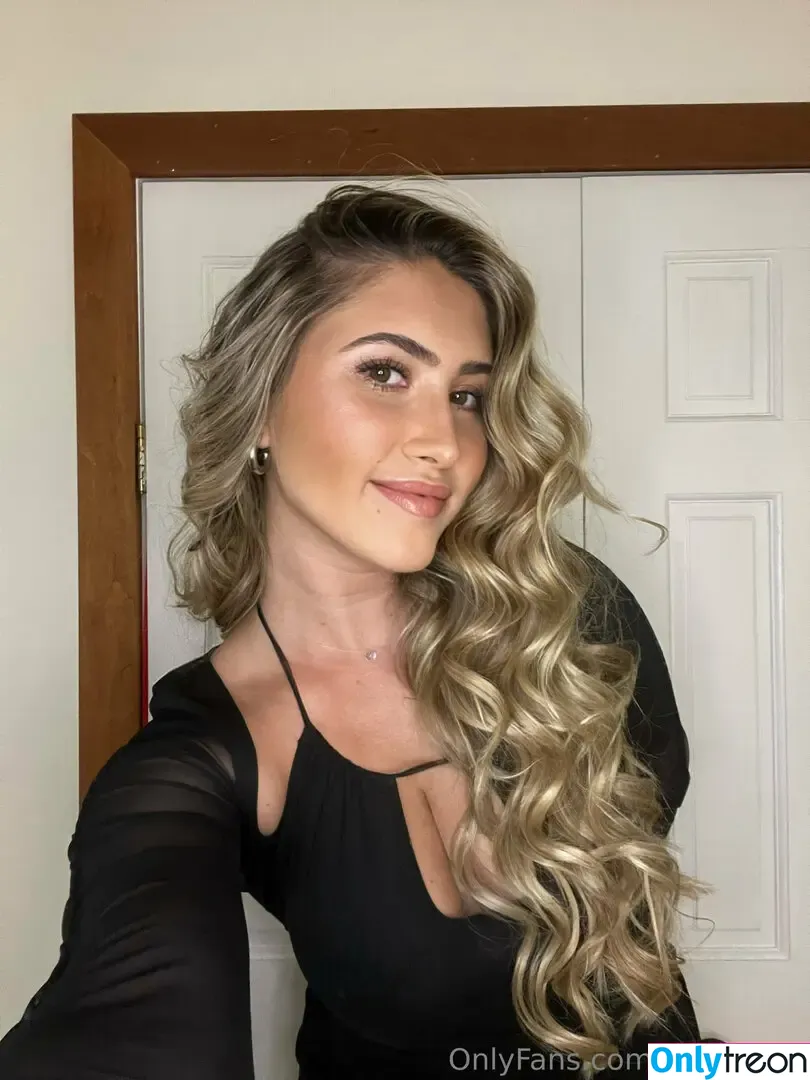 miameetsworld nude photo #0005 (mirmeetsworld)
