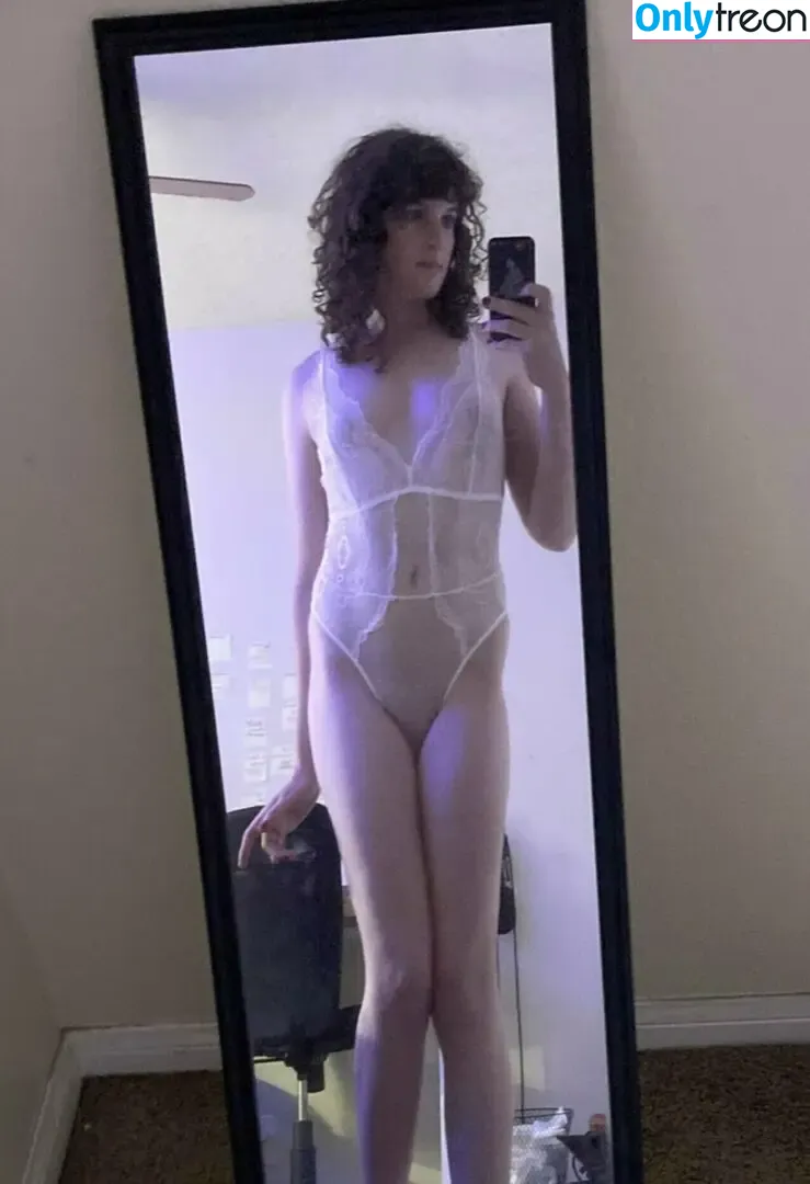 miamoorevibes nude photo #0020 (MiaDotCum)