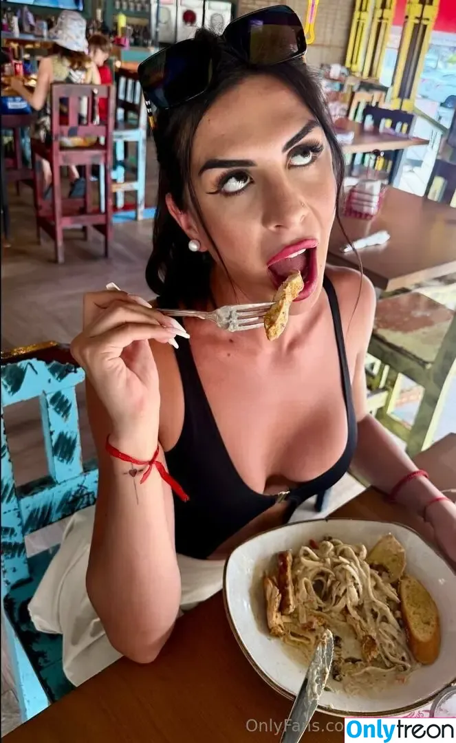 micaela.ts nude photo #0106 (micaela.ts)