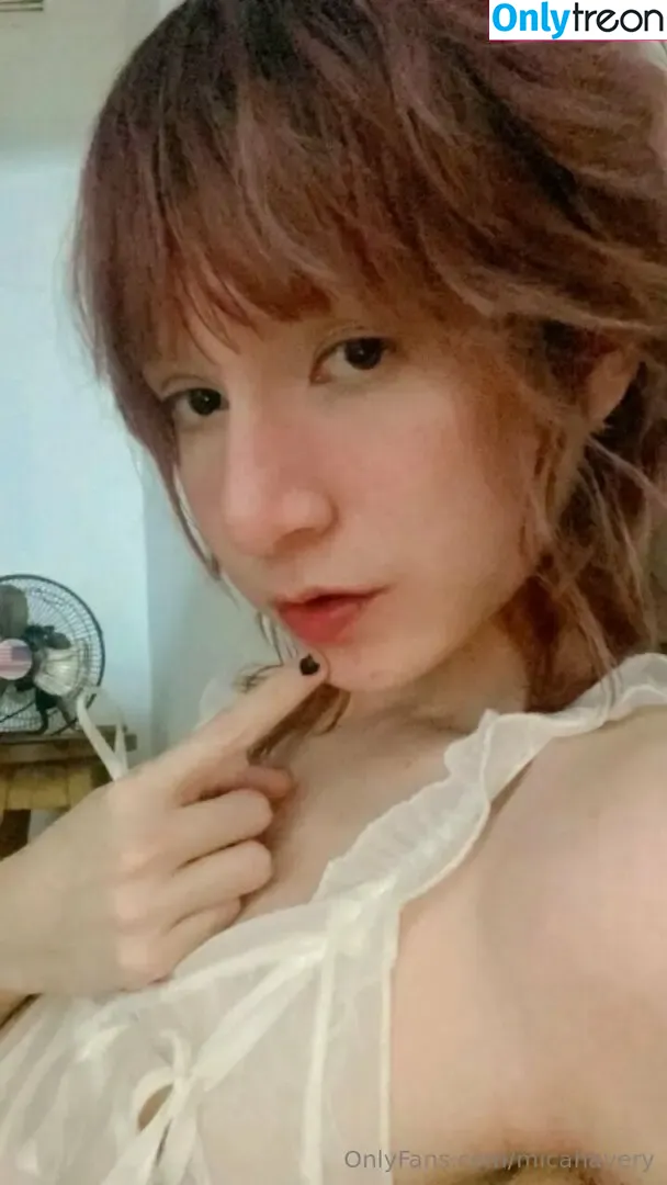 micahavery nude photo #0001 (therealmicahavery)